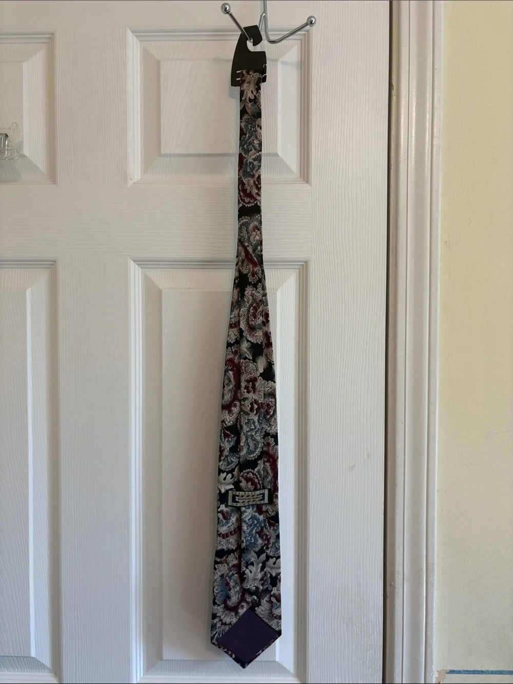 Hunting Horn Discontinued Paisley Floral Tie in Black, Burgundy & Blue 100% Silk